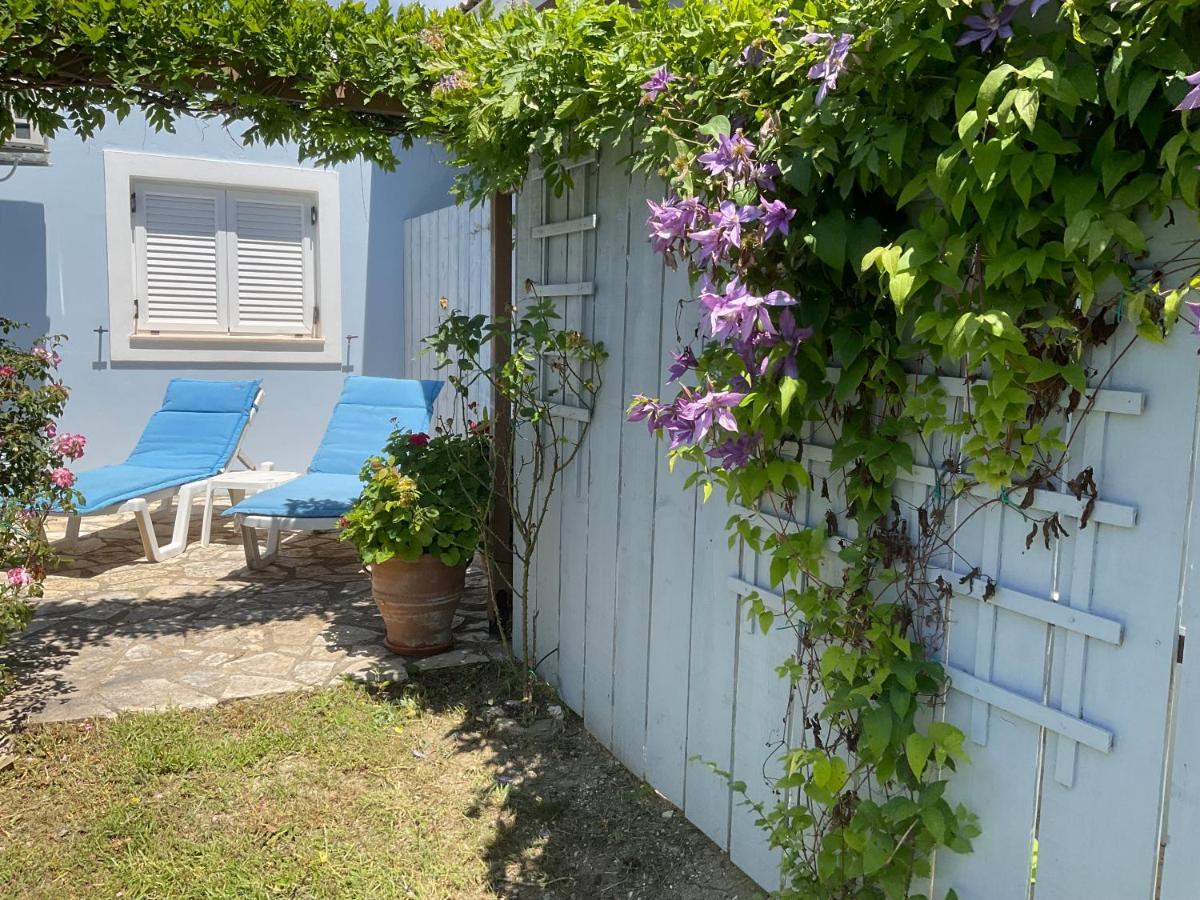 Villa Little Blue House à Sidárion Extérieur photo