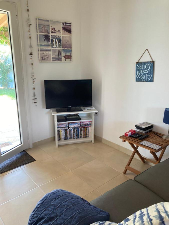 Villa Little Blue House à Sidárion Extérieur photo